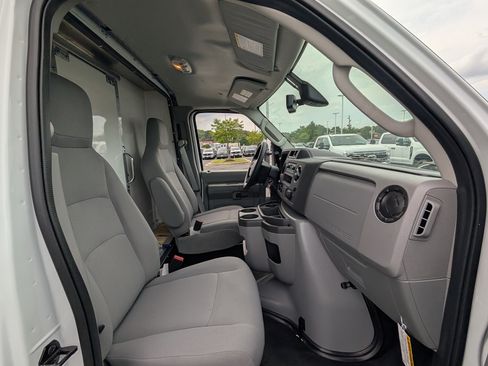 New 2026 Ford E-450 and Econoline 450 Super Duty w/ Power Equipment Group image 6