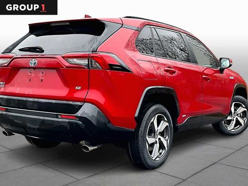 Used 2021 Toyota RAV4 SE image 12