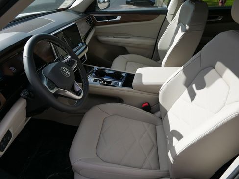 New 2026 Volkswagen Atlas SE image 7