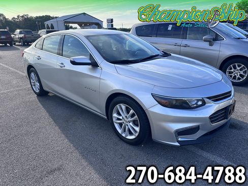 Used 2018 Chevrolet Malibu LT FWD image 1