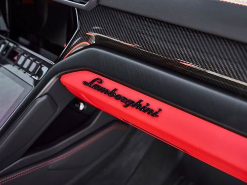 Used 2024 Lamborghini Urus S AWD/4WD image 43