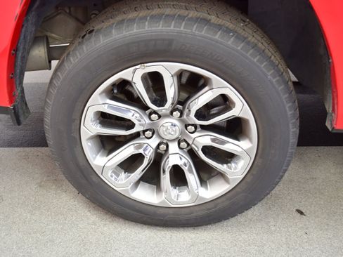 Used 2019 RAM 1500 Laramie w/ Sport Appearance Package AWD/4WD image 34