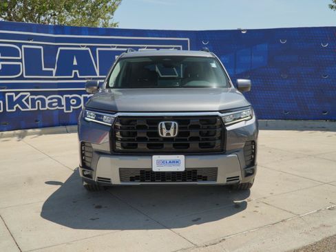 New 2026 Honda Pilot image 2