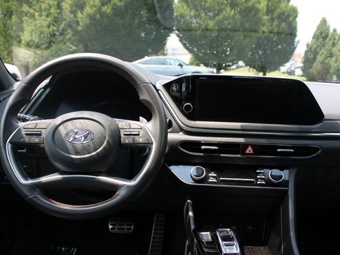 Used 2022 Hyundai Sonata SEL Plus w/ Preferred Accessory Package FWD image 16