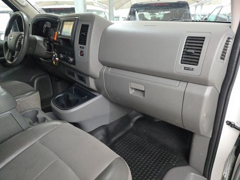 Used 2021 Nissan NV 2500 SV RWD image 28