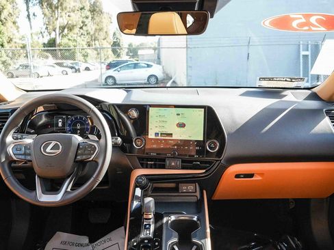 Used 2025 Lexus NX 250 FWD w/ Accessory Package (Z1) image 12