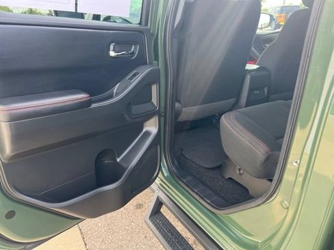 Used 2025 Nissan Frontier PRO-4X AWD/4WD image 24