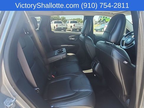 Used 2015 Jeep Cherokee Limited AWD/4WD image 35