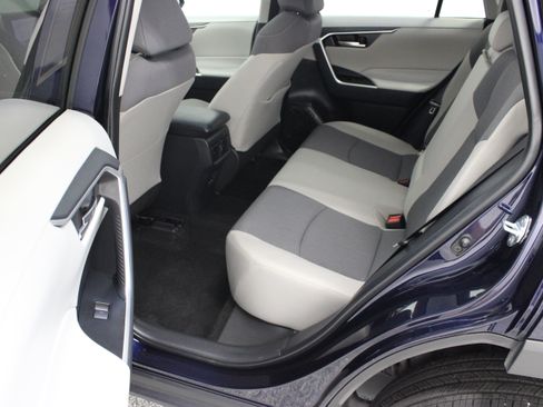 Used 2025 Toyota RAV4 XLE w/ Convenience Package FWD image 29