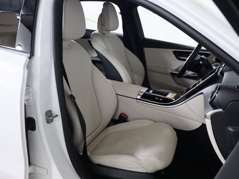 Certified 2025 Mercedes-Benz C 300 4MATIC Sedan image 51