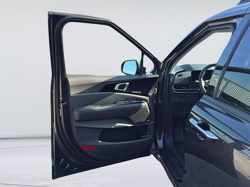 New 2026 Kia Carnival SX Prestige image 11