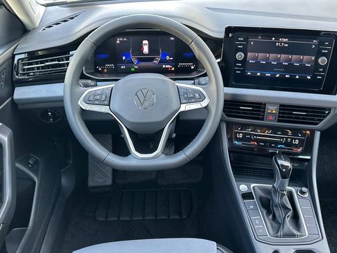 New 2026 Volkswagen Jetta SE image 12