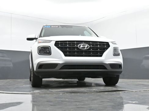 Certified 2025 Hyundai Venue SE image 44