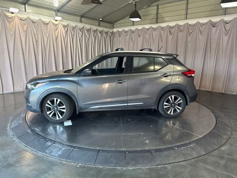 Used 2018 Nissan Kicks SR w/ Exterior Package FWD image 6