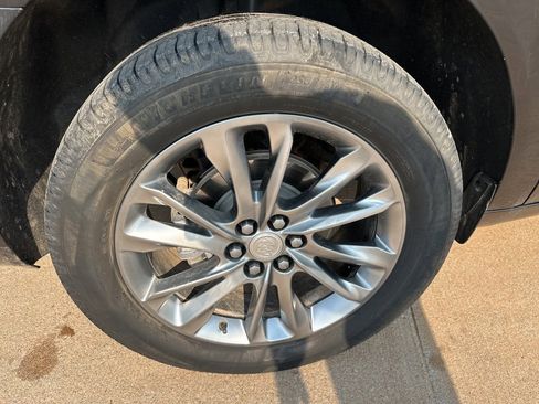 Used 2022 Buick Enclave Avenir w/ Avenir Technology Package image 10