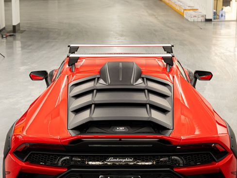 Used 2023 Lamborghini Huracan Sterrato image 13