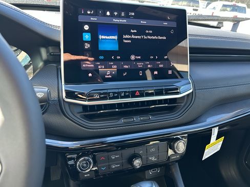 New 2026 Jeep Compass Latitude image 15