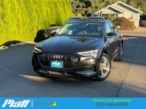 Used 2021 Audi e-tron Premium w/ Convenience Plus Package image 1