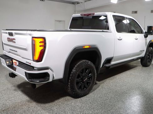 Used 2024 GMC Sierra 2500 AT4 w/ AT4 Premium Plus Package image 7
