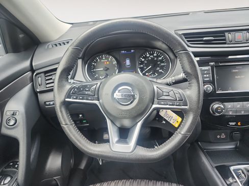 Used 2019 Nissan Rogue S w/ Special Edition Package FWD image 12