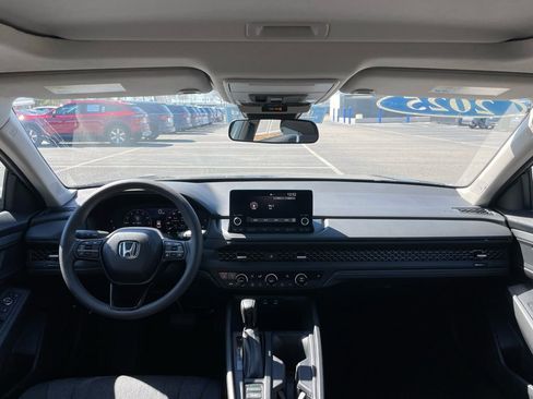 Certified 2025 Honda Accord SE image 10