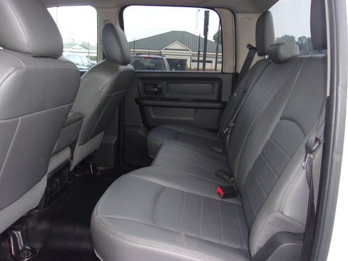 Used 2017 RAM 1500 Tradesman w/ Chrome Appearance Group RWD image 10