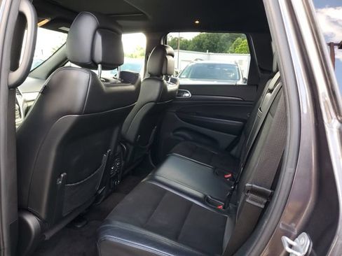 Used 2018 Jeep Grand Cherokee Altitude RWD image 13