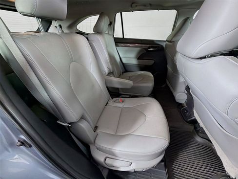 Used 2023 Toyota Highlander Limited AWD/4WD image 28