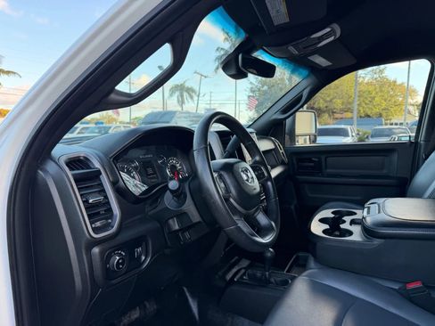 Used 2023 RAM 3500 Tradesman w/ Convenience Group image 13