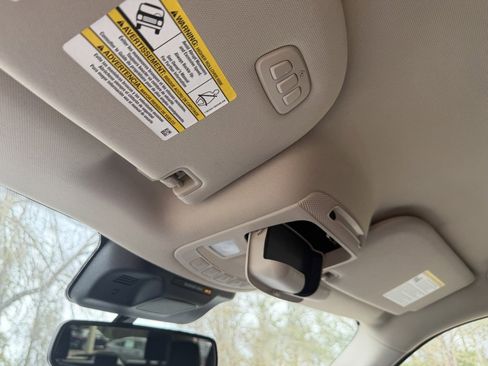 Used 2024 Ford Expedition XLT image 30