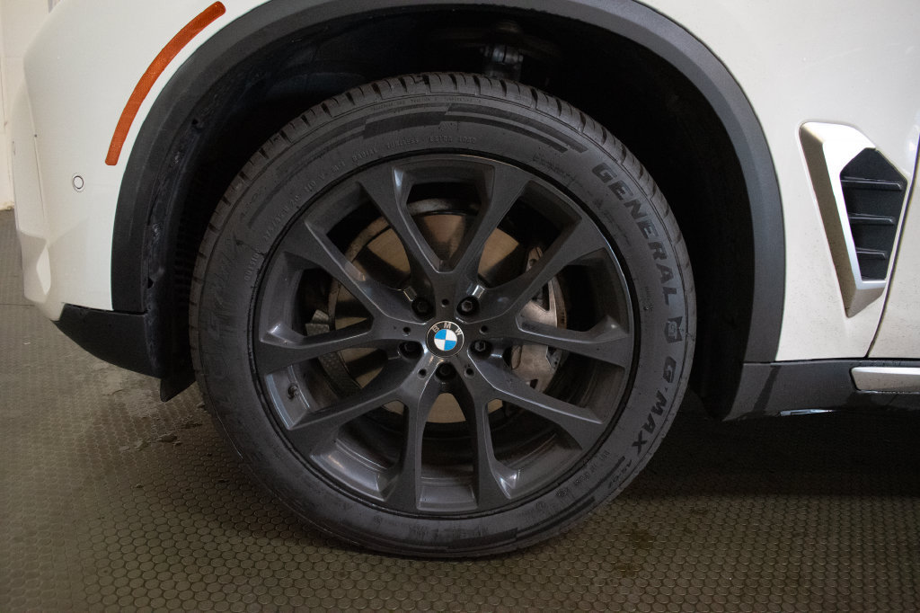 Used 2024 BMW X5 xDrive40i w/ Parking Assistance Package AWD/4WD image 9