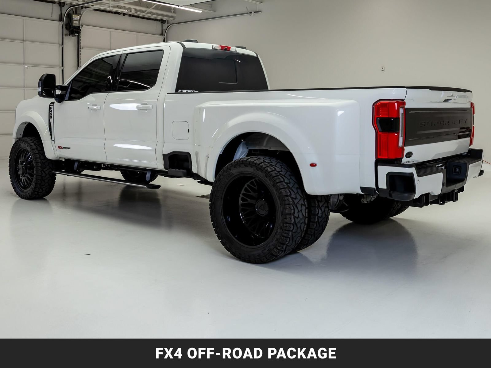 Used 2026 Ford F450 Platinum w/ FX4 Off-Road Package AWD/4WD image 6