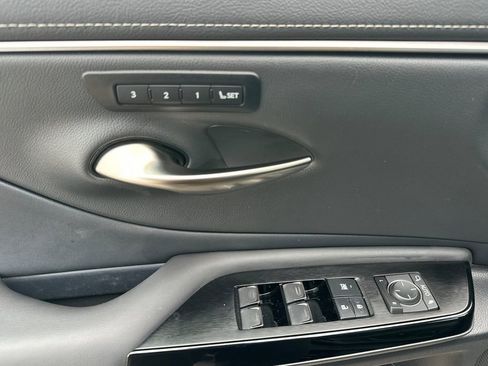 Certified 2025 Lexus ES 350 w/ Premium Package image 11