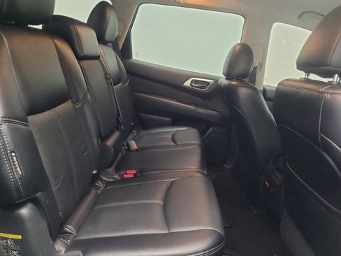 Used 2020 Nissan Pathfinder SL FWD image 19