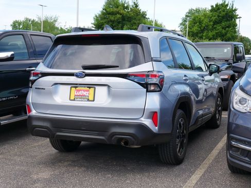 Used 2025 Subaru Forester Premium w/ Convenience Package #1 AWD/4WD image 5