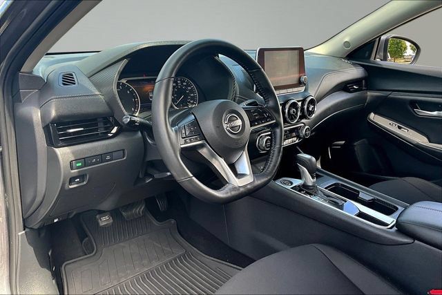 Used 2025 Nissan Sentra SV w/ All-Weather Package FWD image 16