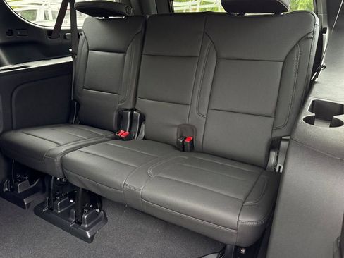 New 2026 Chevrolet Suburban Z71 w/ Z71 Off-Road Package AWD/4WD image 16