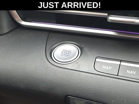 Certified 2024 Hyundai Elantra Limited FWD image 14