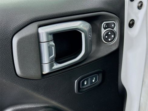 Used 2023 Jeep Wrangler Unlimited Rubicon w/ LED Lighting Group image 18