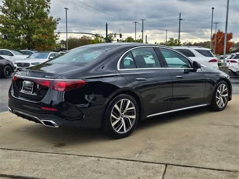 Used 2024 Mercedes-Benz E 350 4MATIC Sedan image 7