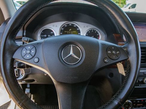 Used 2011 Mercedes-Benz GLK 350 4MATIC image 12