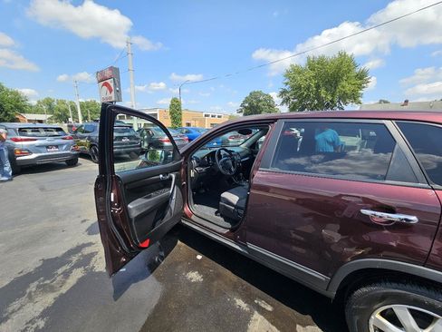 Used 2013 Kia Sorento LX FWD image 17