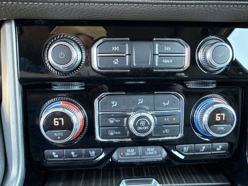 Used 2022 GMC Yukon XL Denali w/ Denali Ultimate Package image 26