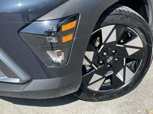 Used 2025 Hyundai Kona SEL image 8