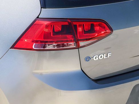 Used 2016 Volkswagen e-Golf SE FWD image 9