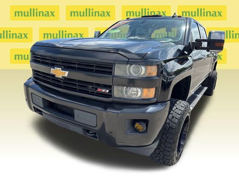 Used 2015 Chevrolet Silverado 2500 LTZ w/ Duramax Plus Package AWD/4WD image 10