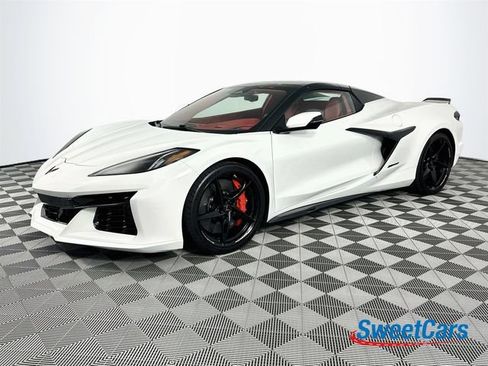 Used 2025 Chevrolet Corvette E-Ray AWD/4WD image 11