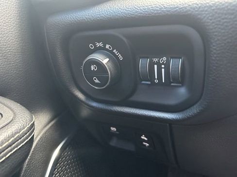 Used 2025 RAM 1500 Laramie AWD/4WD image 19