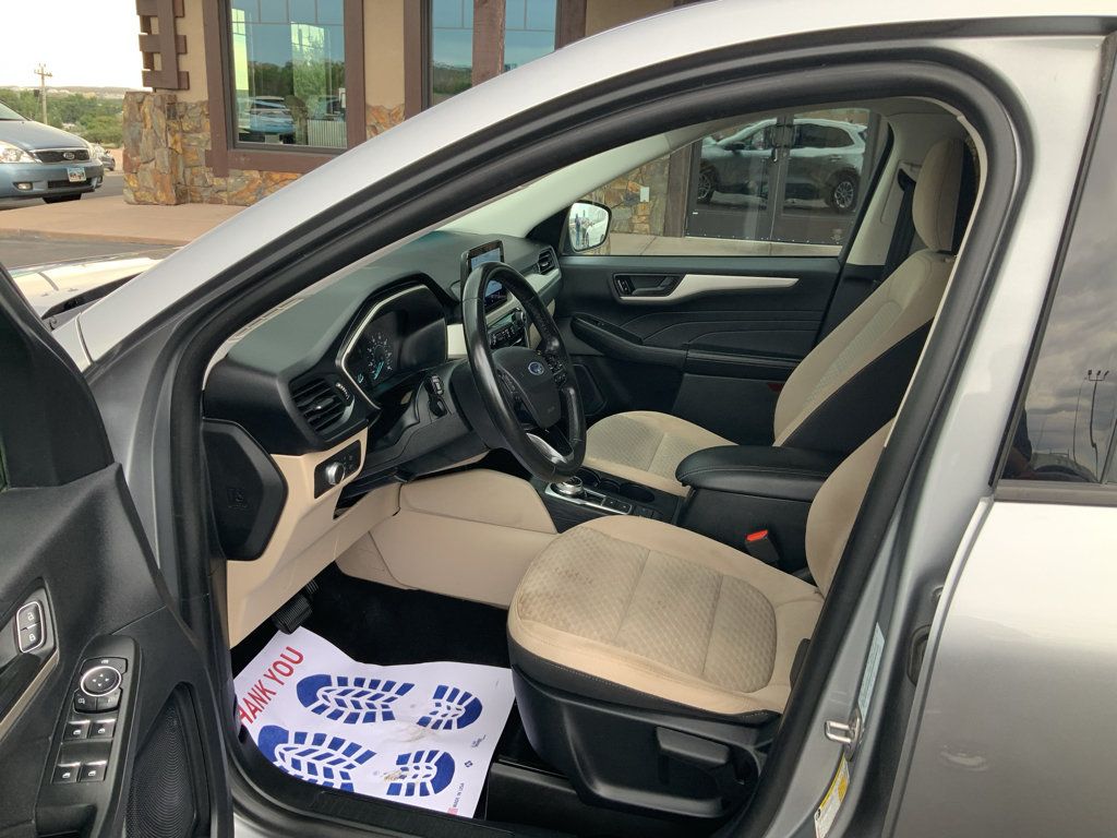 Used 2022 Ford Escape SE w/ Cold Weather Package AWD/4WD image 10