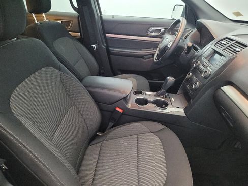 Used 2018 Ford Explorer XLT image 21